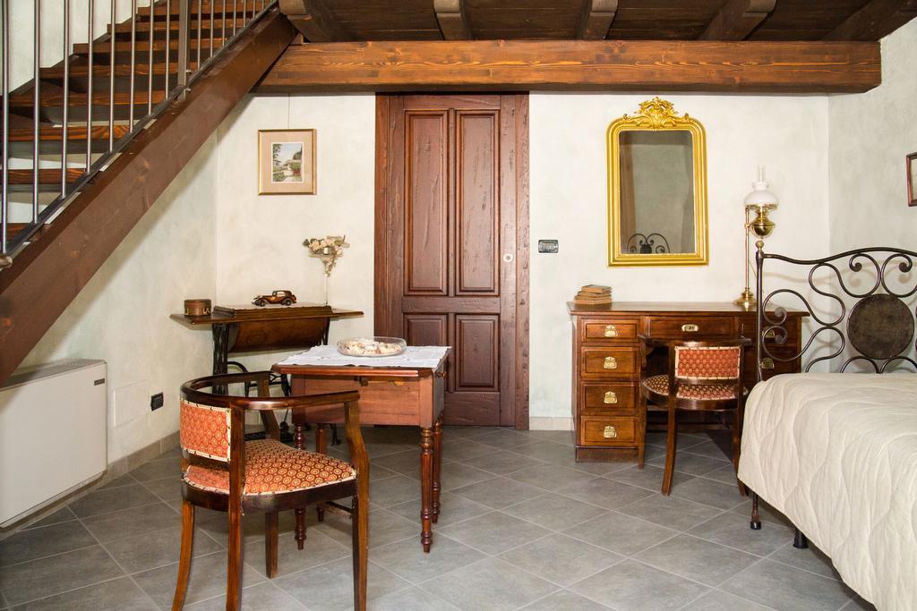 Bed and Breakfast Casa Del Grande Vecchio à Airasca Chambre photo
